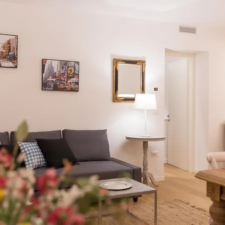 Apartment Triestevillas Roma - Suite With Terrace